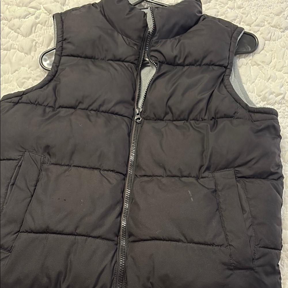 Old Navy Black Puffer Vest